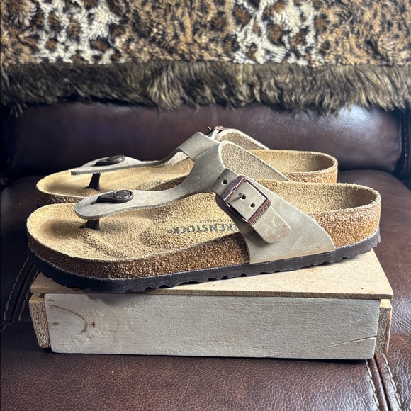 New Birkenstock Women's Gizeh Adjustable
Strap Thong Sandals Sz 8 - Picture 1 of 10